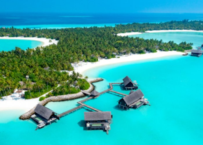 OneAndOnly_ReethiRah_Accommodation_WaterVillasWithPool_Aerial-1_ALT_1485360012