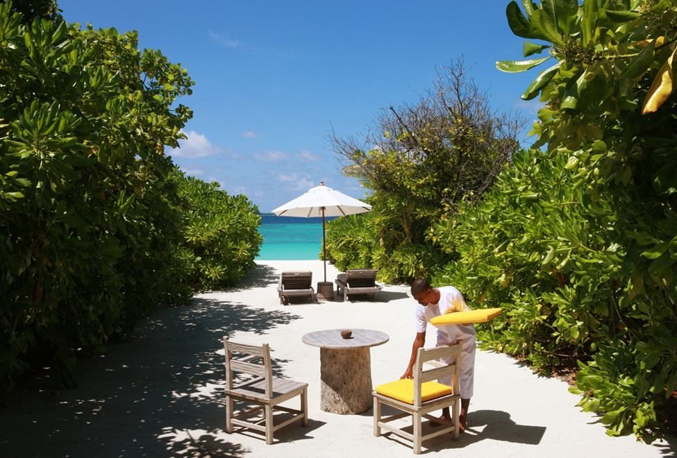 975x660_09_view-from-beach-villa