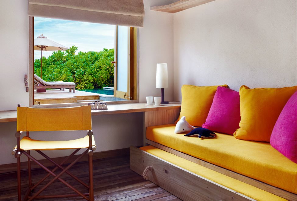 975x660_family_villa_with_pool_kids_bedroom_300x185