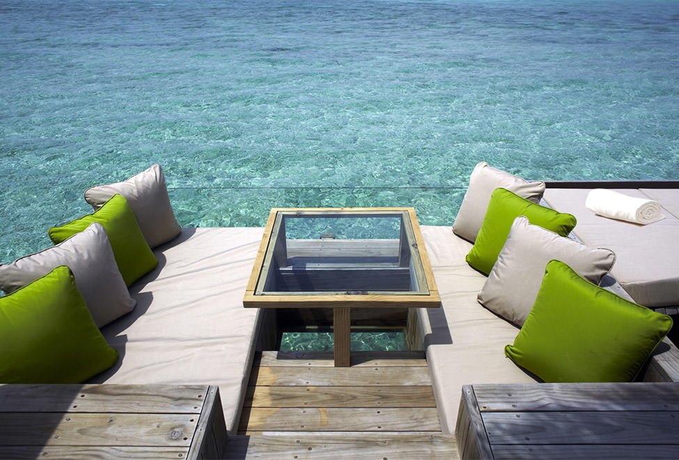 975x660_water_villa_deck
