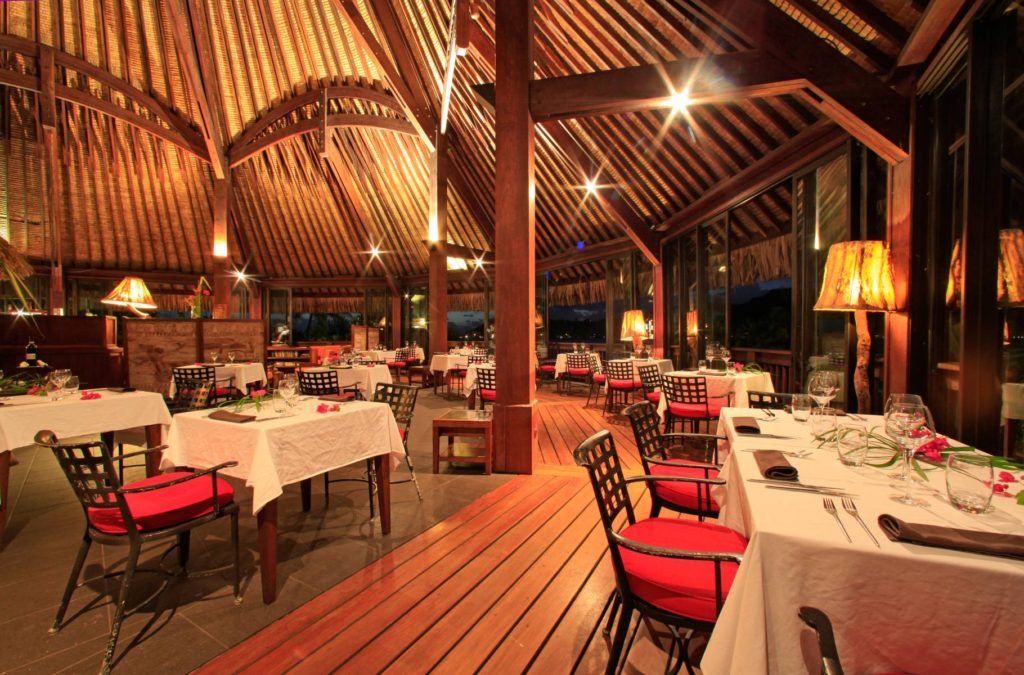 Sofitel_Bora-Bora_Private-Island_Restaurant-Barresized1