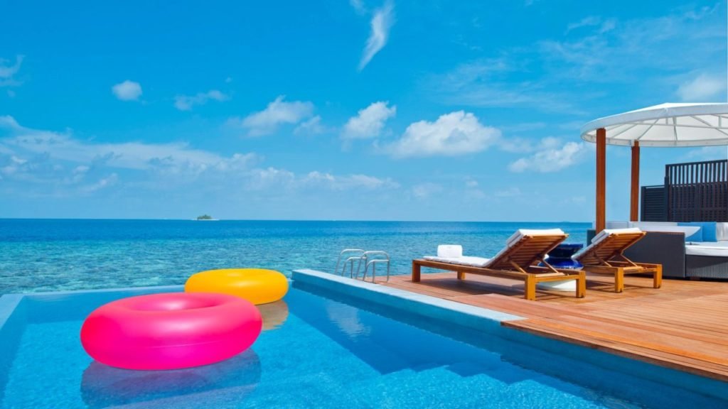 mlewh-pool-4134-hor-wide-e1544692680932
