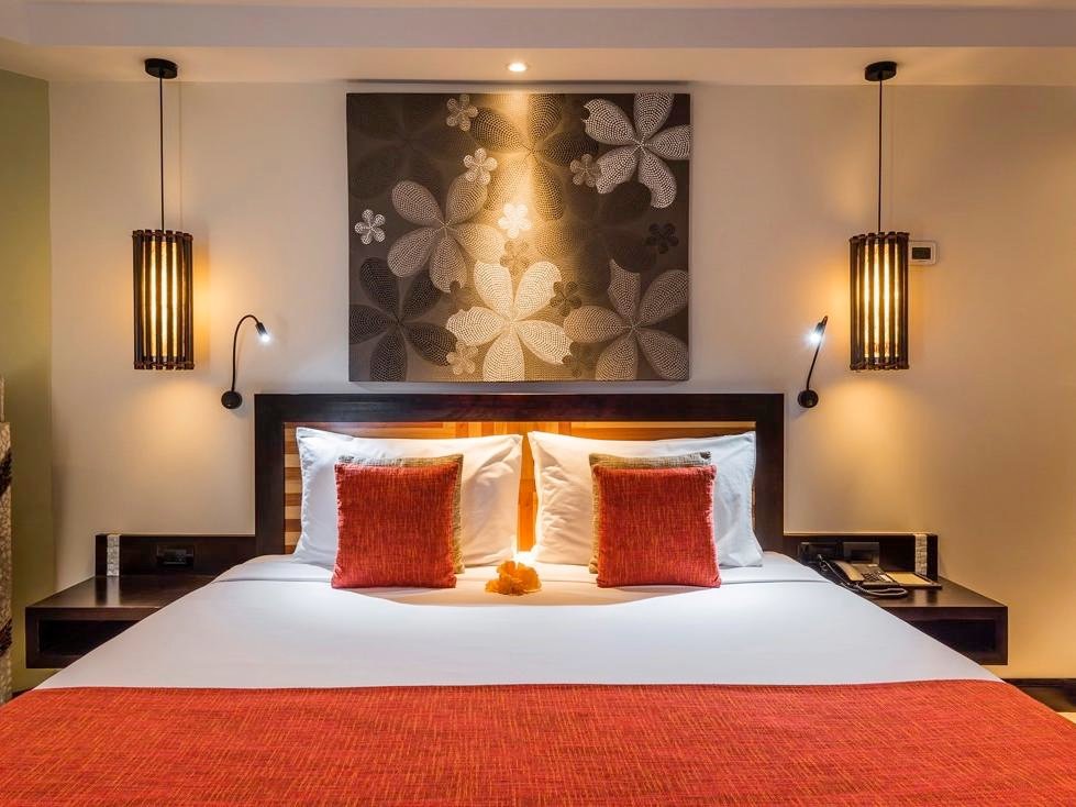 suite-bed-at-warwick-fiji-standard