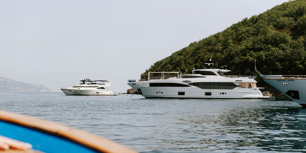 Read more about the article Mega Yacht or Private Island: Which Ultimate Experience Fits You Best?