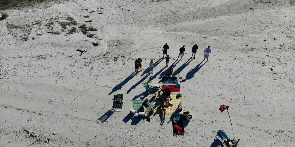 Read more about the article Heli-Picnics on New Zealand Glaciers: Private Chefs and Scenic Landings