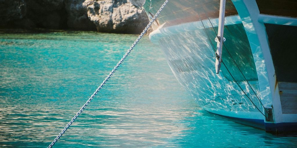 Read more about the article Explorer Yacht or Superyacht: Which Charter Fits Your Next Adventure